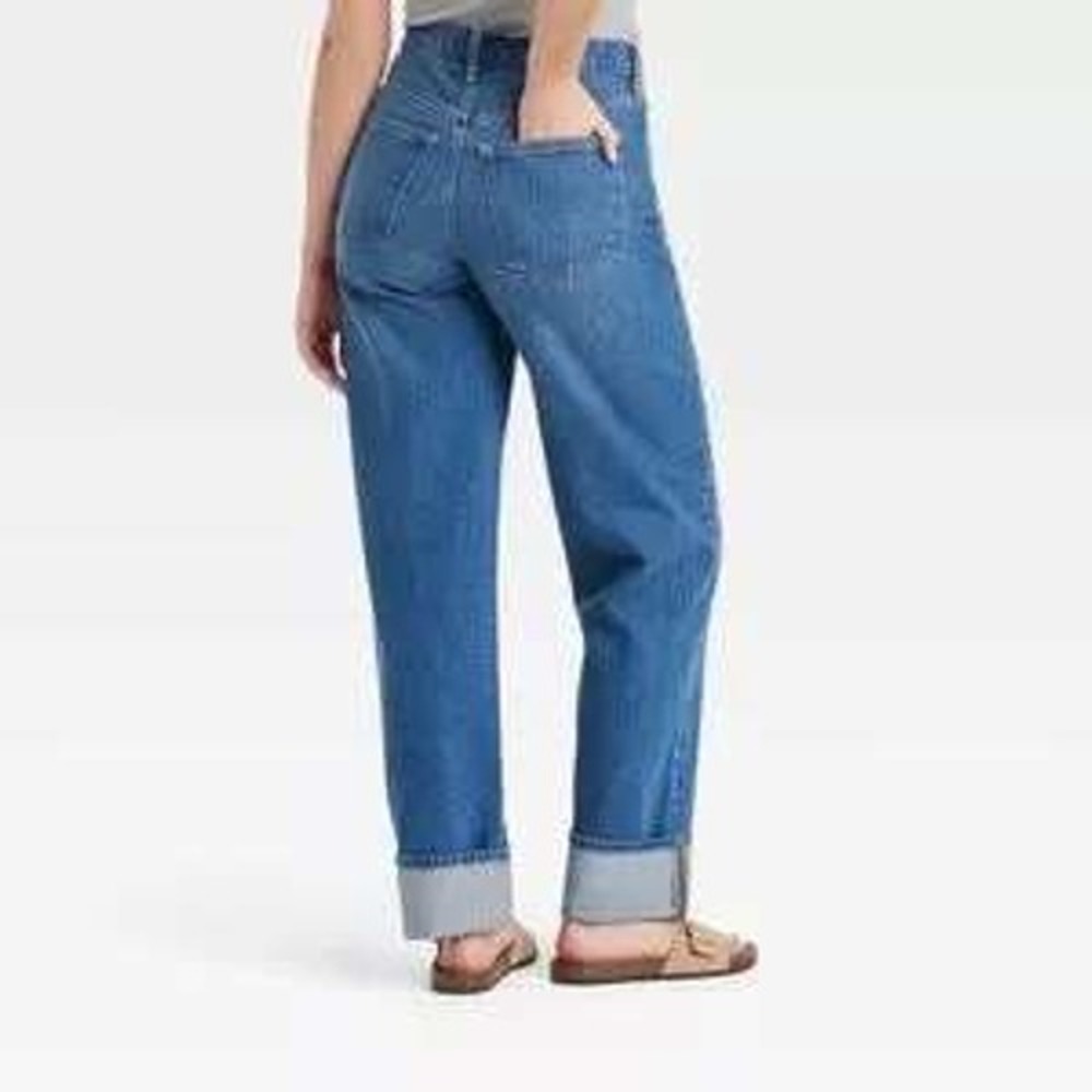 Universal Thread Cuffed Mid Rise 90s Baggy Jeans Womens Sz 10 Dark Wash Blue NEW - Picture 2 of 13